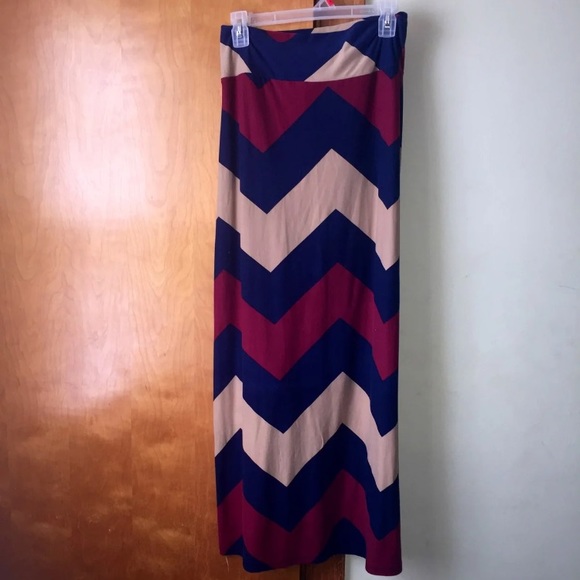 Chevron Print Maxi Skirt - Picture 1 of 3